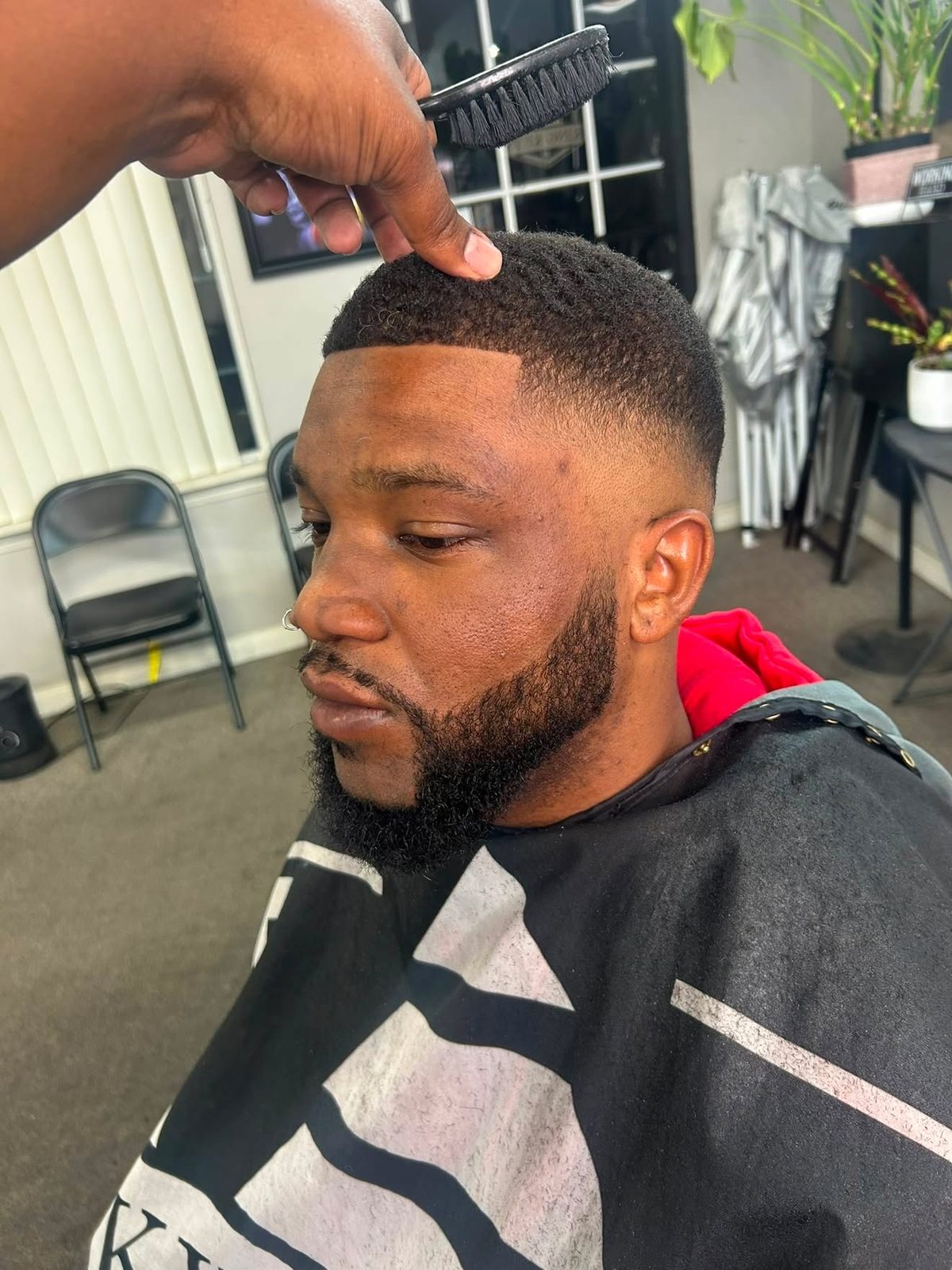 Full beard line-up detail work